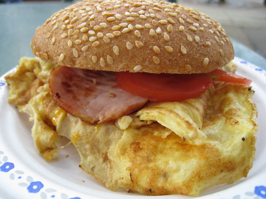 Sándwich de Jamón, Queso y Huevo